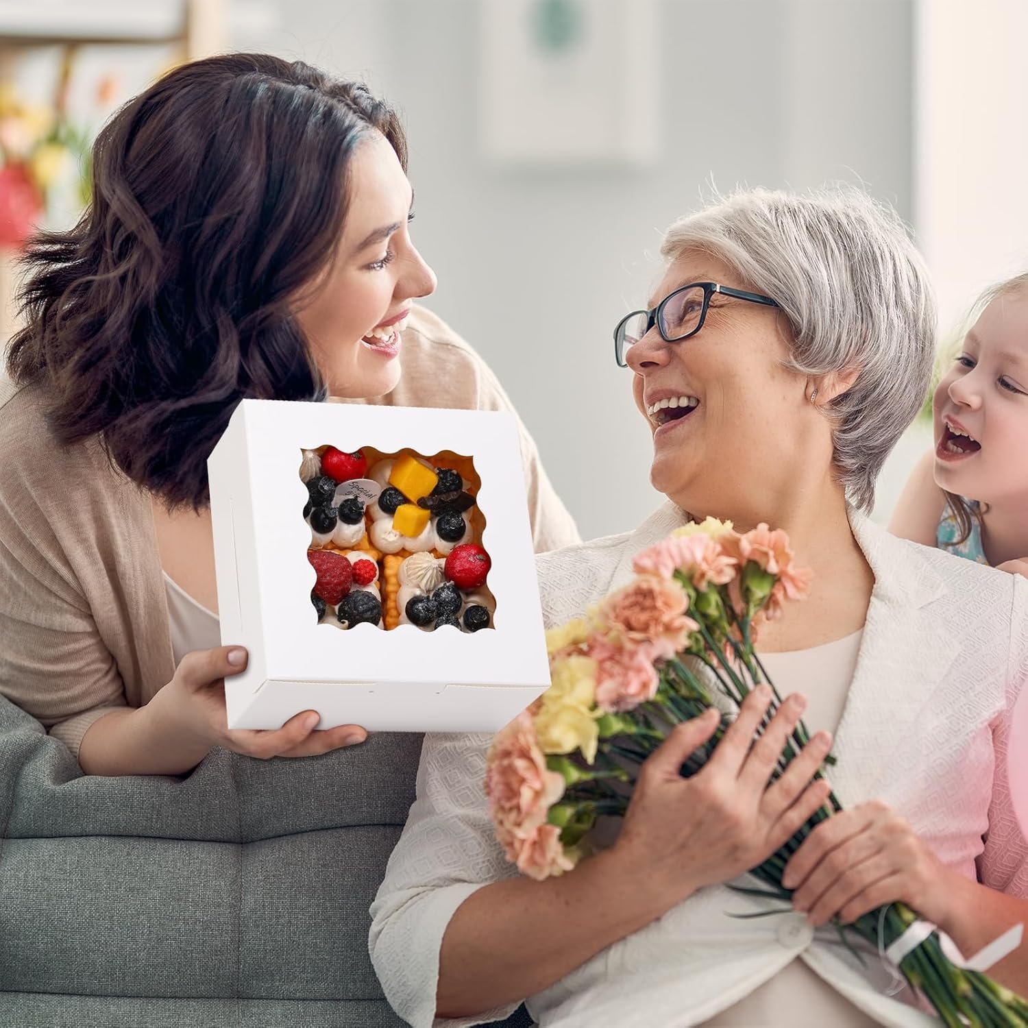 Saját márkás 80 db 6x6x3 hüvelykes fehér ablakos süteménydobozok egyedi logóval keksz macaron cupcake fánk csokoládé eper sütemény finomságok kis tartói beszállítótól