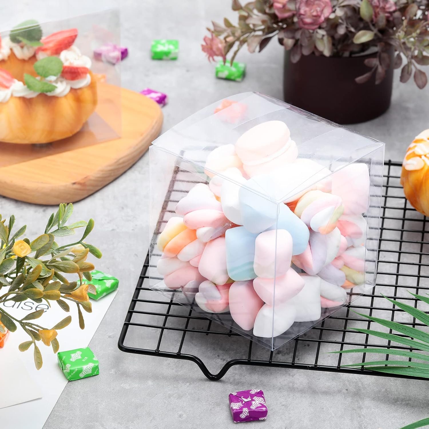 Saját Márkás Átlátszó Műanyag Ajándékdobozok Egyedi Logóval 100 db 10x10x10 cm PVC Cukorka Makaron Cupcake Esküvő Babazuhany Partira Iskolakezdéshez Beszállító