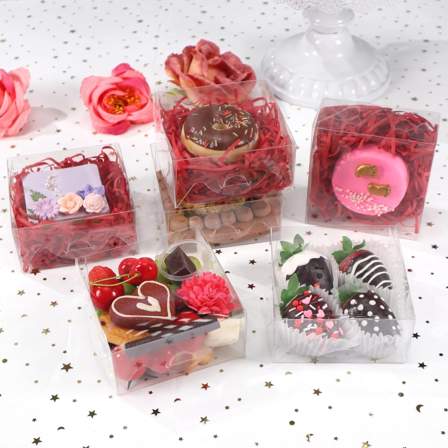 Saját márkás 50 db 4x4x2 hüvelyk átlátszó műanyag süteménydobozok egyedi logóval gyártótól keksz fánk szappan trüffel brownie torta csokoládé eper parti esküvői