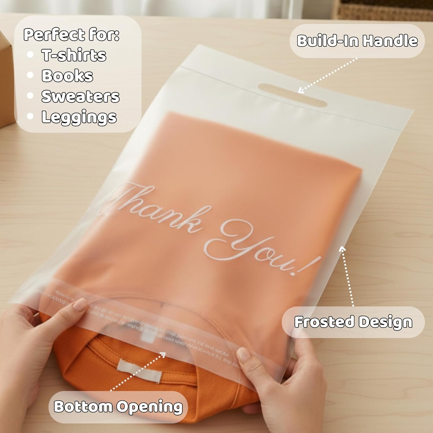 Saját márkás fagyasztott hatású T-shirt tasakok 10x13, egyedi logóval 100 db fogantyús ruházati szállítási poli mailerek kisvállalkozásoknak gyártótól