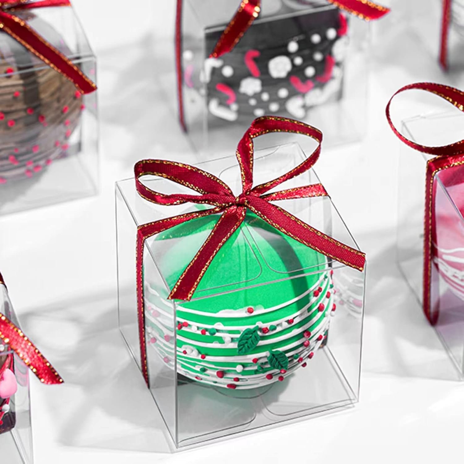 Saját Márkás Átlátszó Forró Csokoládé Bomba Dobozok 50 db Egyedi Logóval (3x3x3 hüvelyk) Kis Ajándékdobozok Cupcake Cukorka Születésnap Esküvő Parti Favorhoz Gyártótól