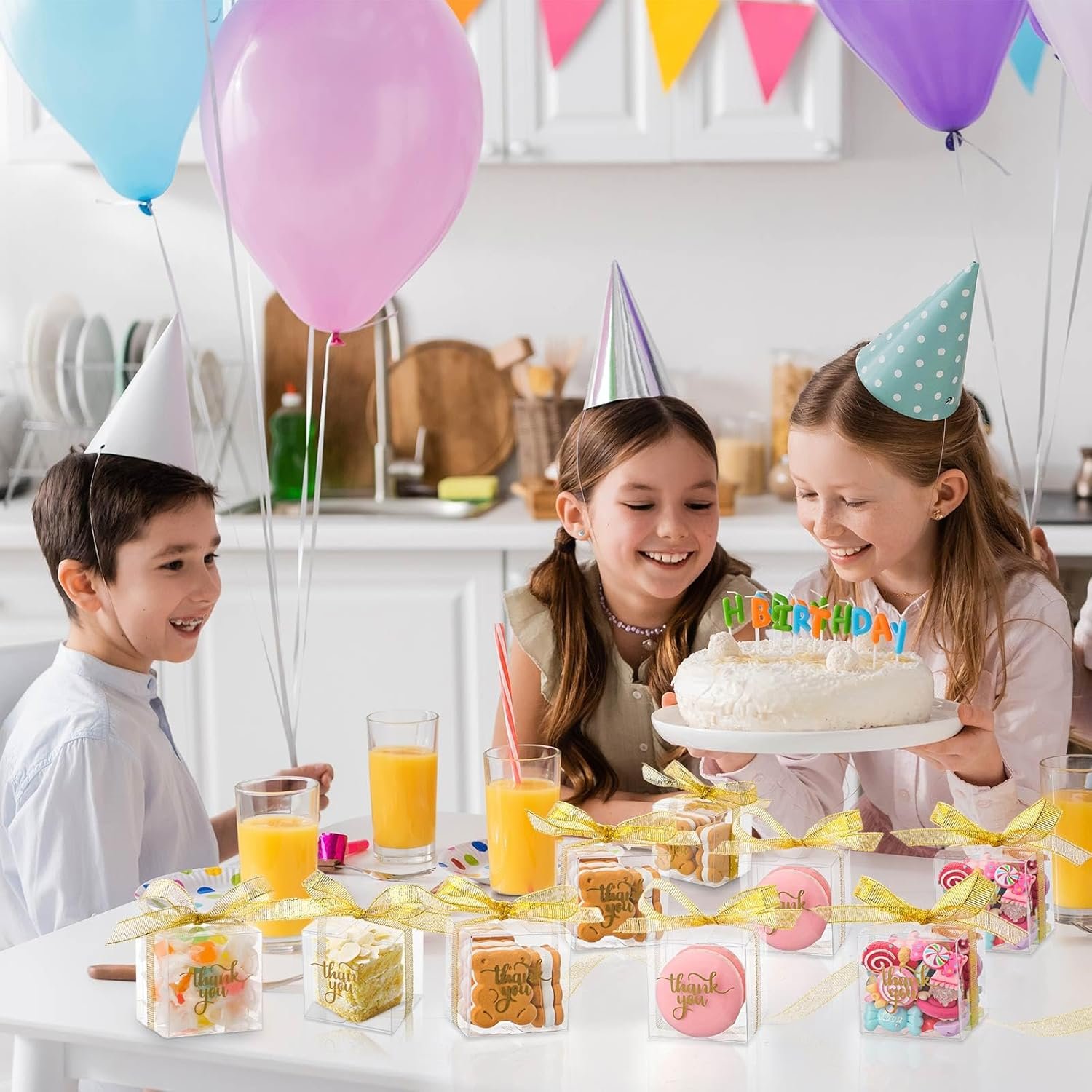 Saját Márkás 200 db átlátszó műanyag 5x5x5 cm köszönő doboz fedél szalag egyedi logó cukorka macaron desszert cupcake parti favor ajándék kiegészítők gyártó