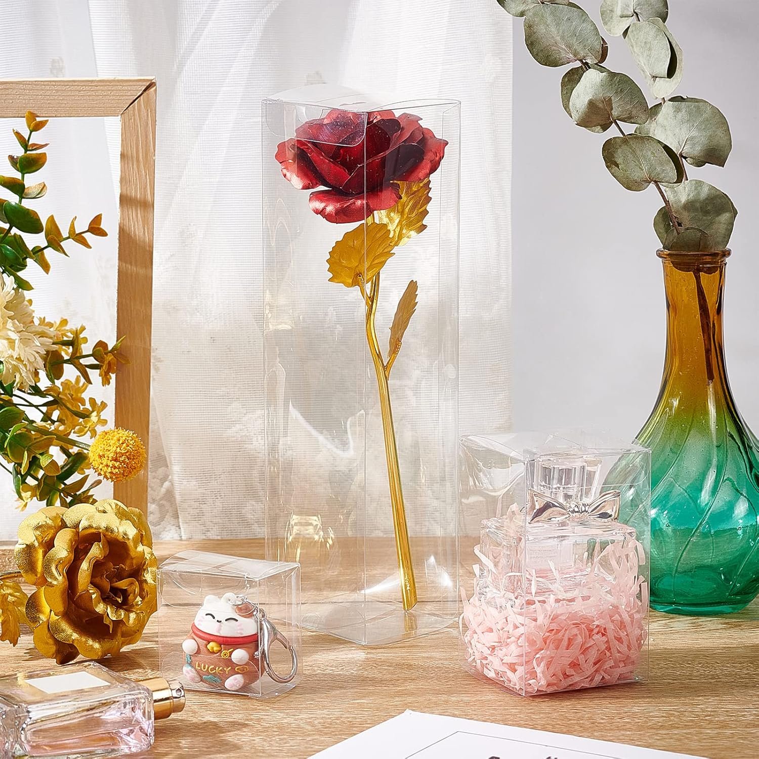 Saját Márkás 30 db 2.3x2.3x4 cm fóliával bevont átlátszó műanyag party favor doboz esküvői parti dekorációhoz egyedi logóval csokoládé cukorka keksz ajándékcsomagoláshoz megbízható gyártótól