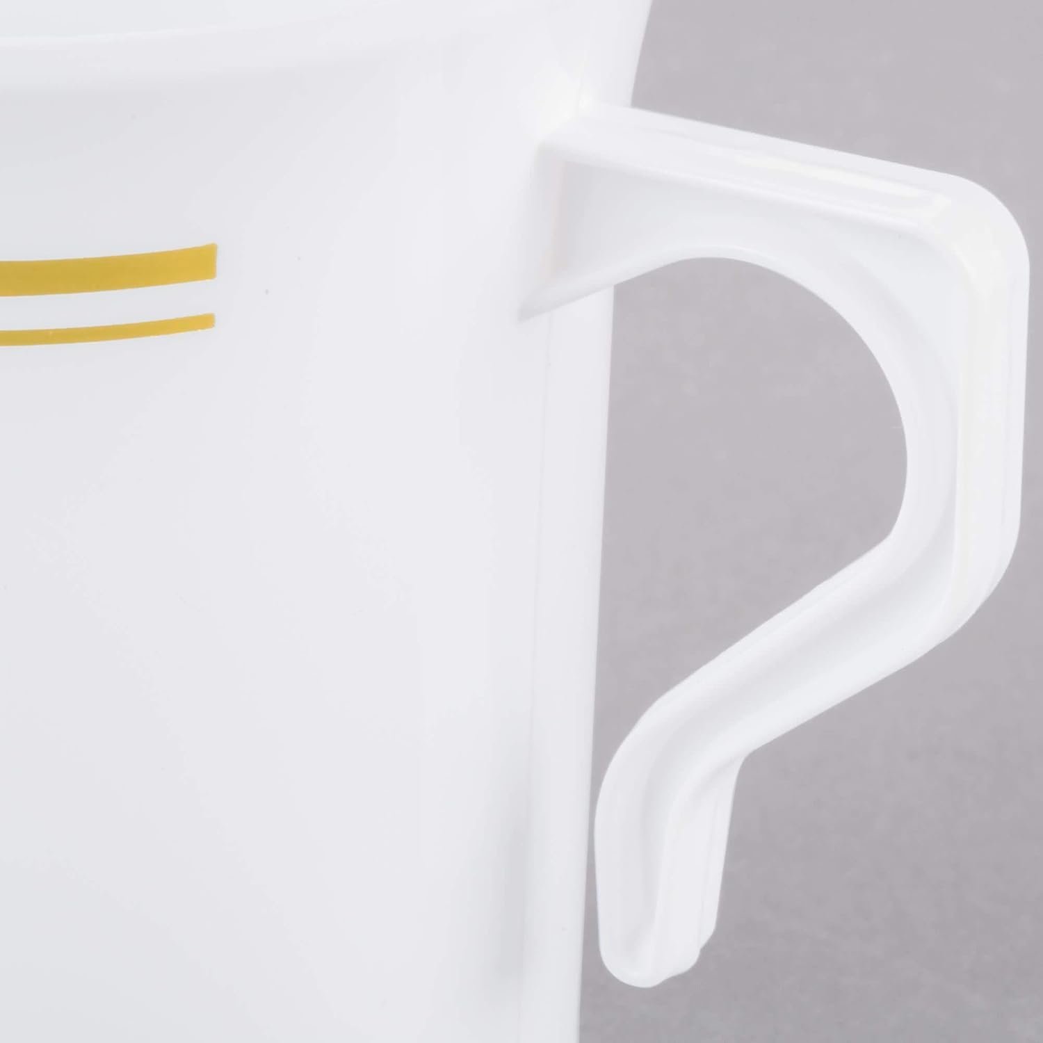 Közvetlen Gyártó 50 db Nehéz Súlyú Egyszer Használatos Fehér Műanyag 8 oz Kávéscsészék Arany Szegéllyel Egyedi Logóval Fogantyús Tea Cappuccino Espresso Csészék Saját Márkás (50 Csomag)