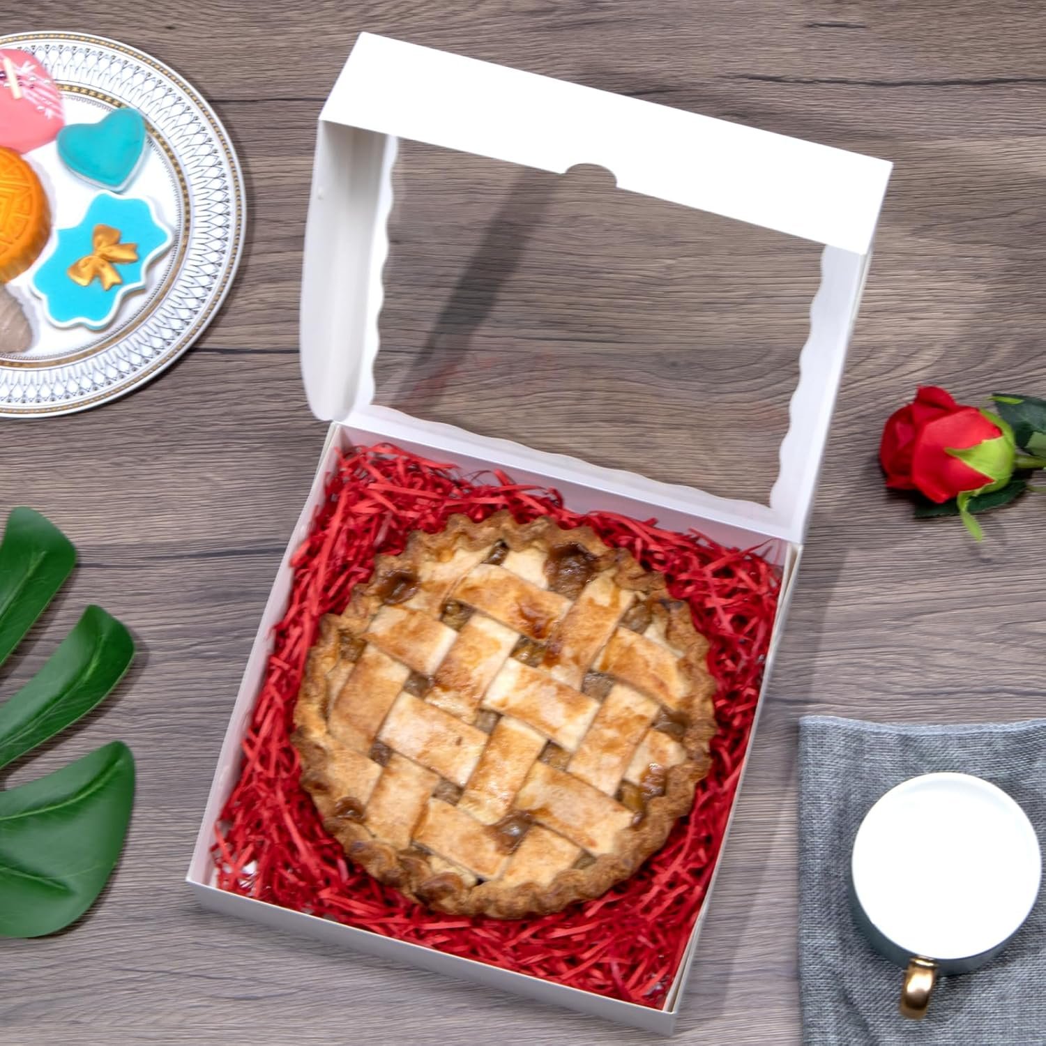 Saját márkás 50 db 9x9x2.5 hüvelykes fehér süteménydobozok egyedi logóval - keksz / pite / csokoládé mázas eper / törhető szív / charcuterie - Valentin & Karácsony gyártótól