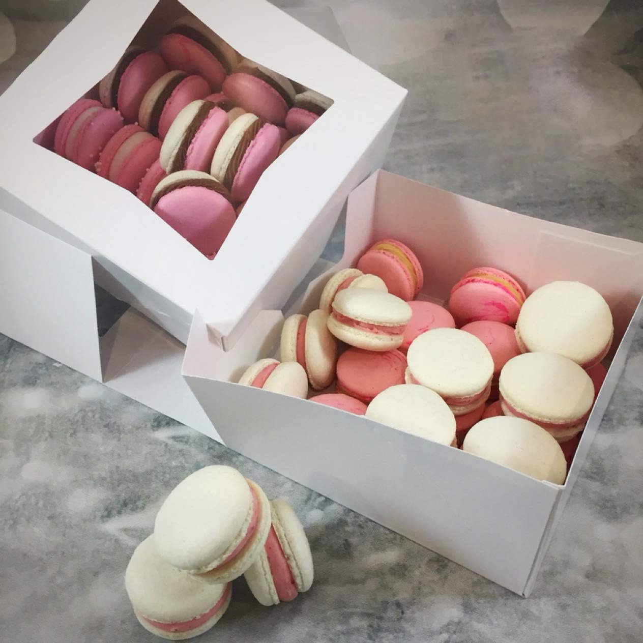 Saját Márkás 25 Db 6x6x3 Fehér Ablakos Pop-Up Pékdoboz Egyedi Logóval Sütemény Torta Muffin Péksütemény Charcuterie Csomagolás Valentin Karácsony Gyártótól